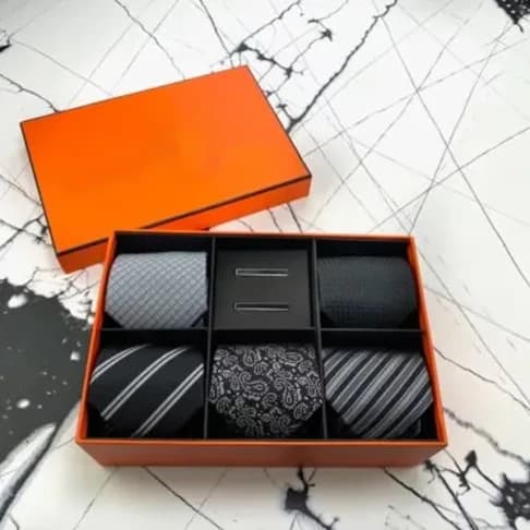 Custom Tie Boxes